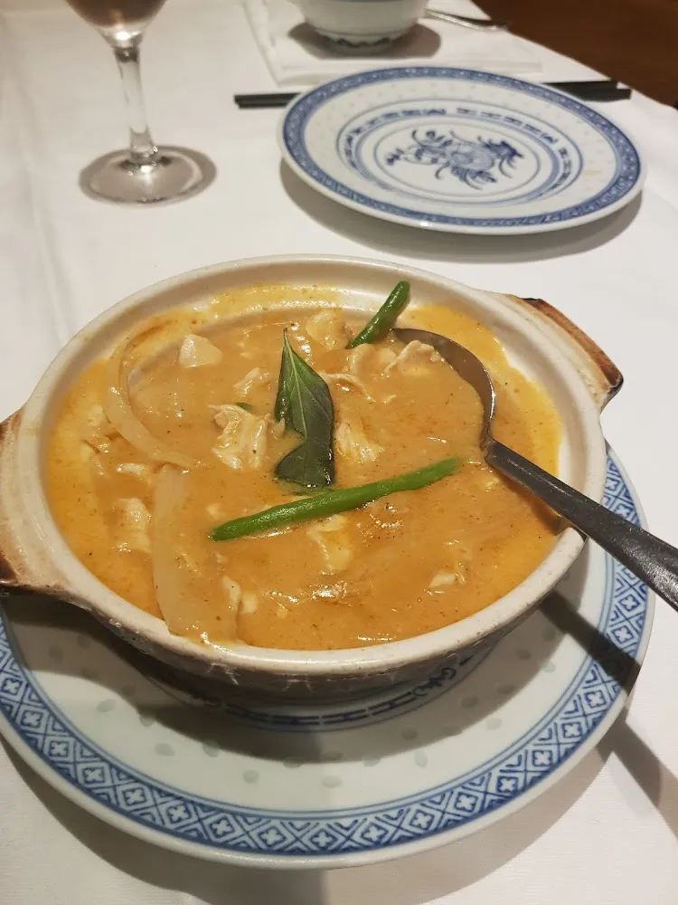 Marmite de Poulet Au Curry Thaï
